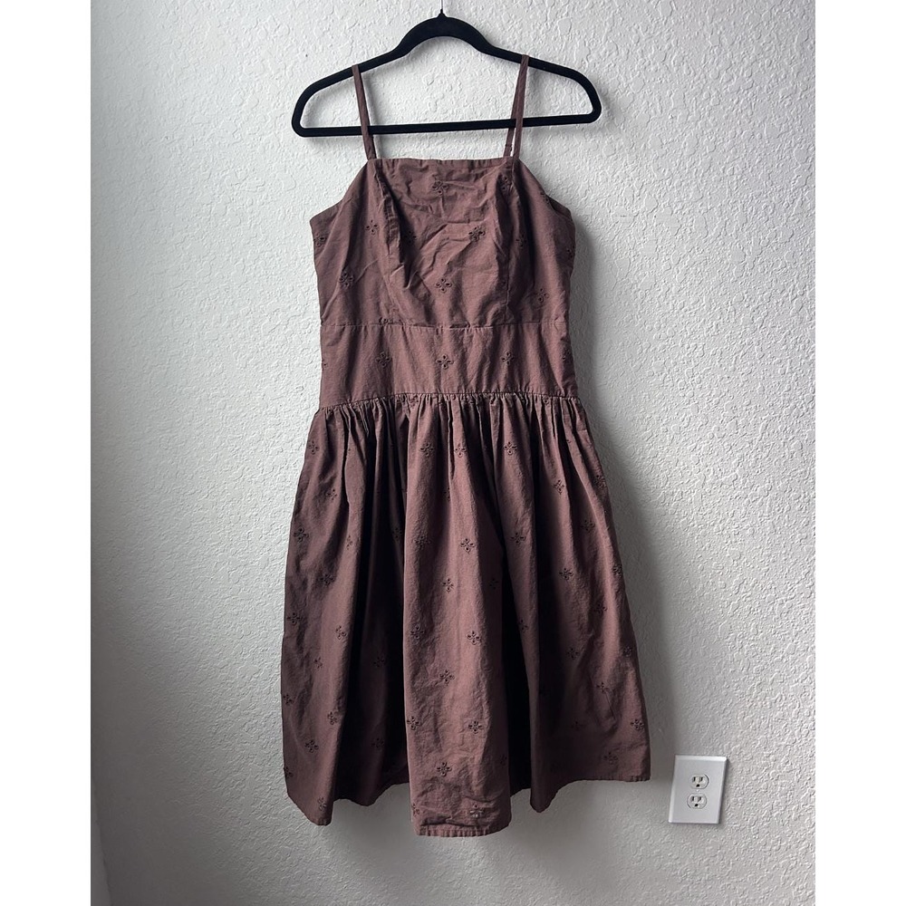 Preloved Woman's Nicole Miller Brown Eyelet Midi Spaghetti Strap Dress (Size: M)
